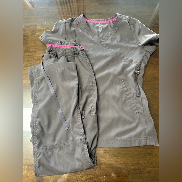 Koi Lite Scrub Set XS Gray - Picture 1 of 8